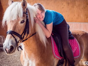 Frau Auf Pferd